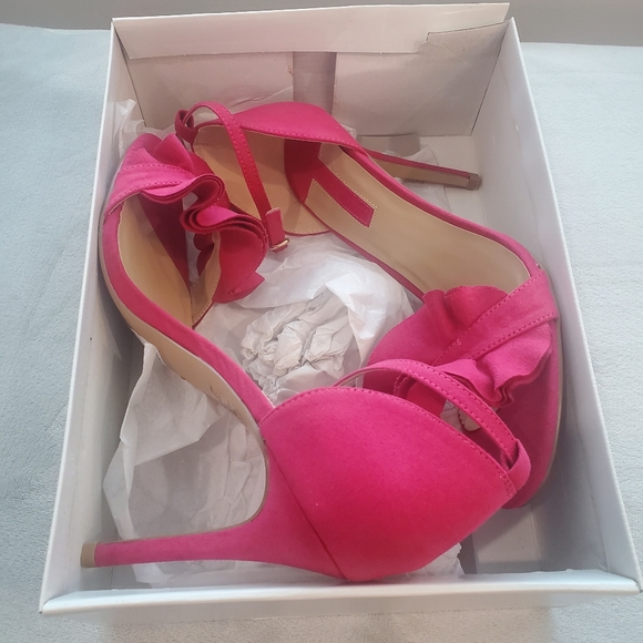 BNWT heels - Picture 7 of 8